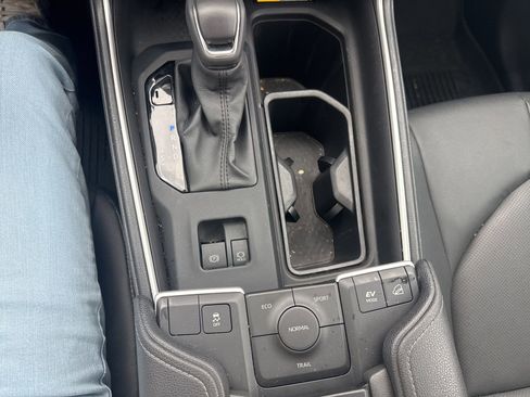 Used 2024 Toyota Grand Highlander AWD Hybrid image 18