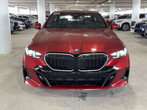 Used 2025 BMW 530i w/ M Sport Package RWD image 3