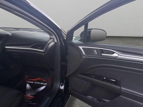 Used 2016 Ford Fusion Titanium FWD image 19