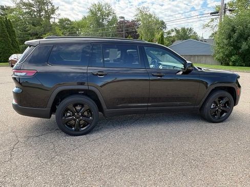 Used 2023 Jeep Grand Cherokee L Laredo AWD/4WD image 7