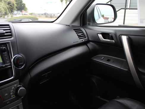 Used 2013 Toyota Highlander SE AWD/4WD image 33