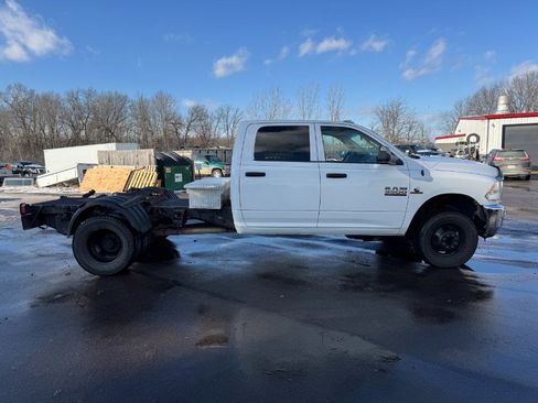 Used 2017 RAM 3500 Tradesman w/ Chrome Appearance Group image 6
