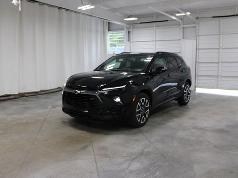 Used 2024 Chevrolet Blazer RS w/ Driver Confidence II Package FWD image 4