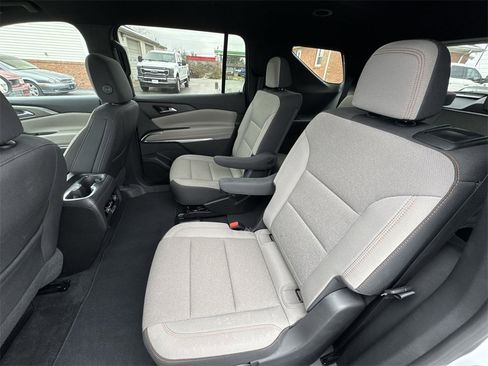 Used 2025 Chevrolet Traverse LT image 22