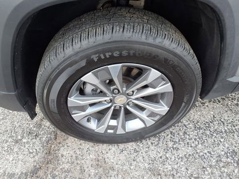 Used 2025 Chevrolet Equinox LT FWD image 35