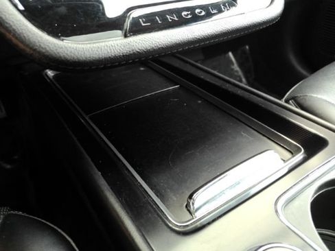 Used 2022 Lincoln Corsair AWD image 47