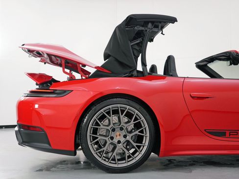 Used 2025 Porsche 911 Carrera image 61