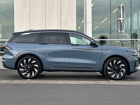 New 2026 Lincoln Nautilus Black Label w/ Jet Appearance Package image 2