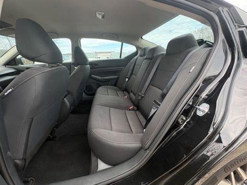 Used 2025 Nissan Altima 2.5 SV image 23