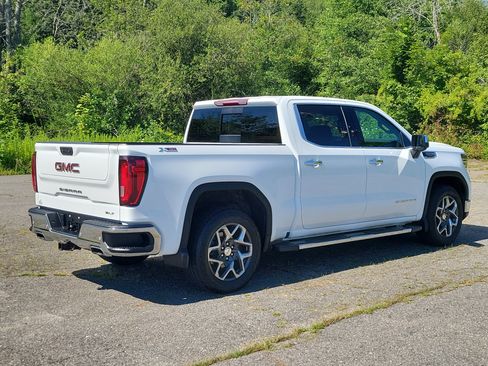 Used 2024 GMC Sierra 1500 SLT w/ SLT Premium Plus Package AWD/4WD image 5