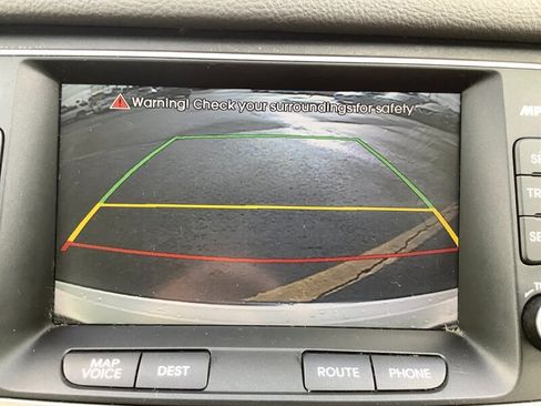 Used 2012 Hyundai Genesis 3.8 w/ Premium Pkg RWD image 22