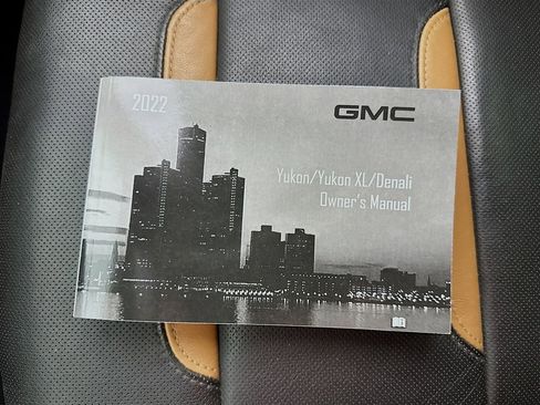 Used 2022 GMC Yukon AT4 AWD/4WD image 38