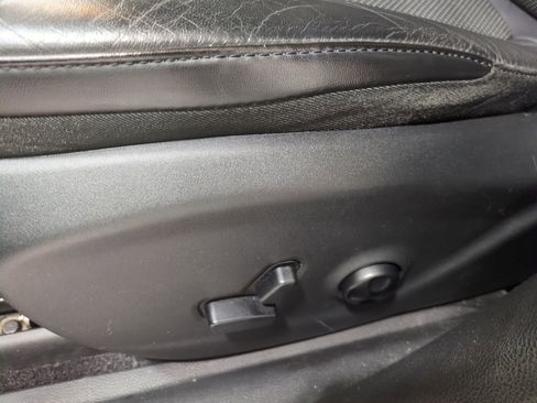 Used 2019 Jeep Cherokee Trailhawk AWD/4WD image 18