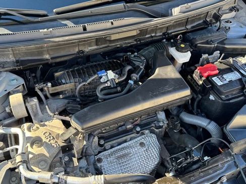 Used 2019 Nissan Rogue SV w/ Premium Package image 30