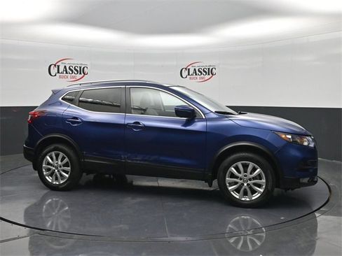 Used 2020 Nissan Rogue Sport SV w/ Technology Package image 6