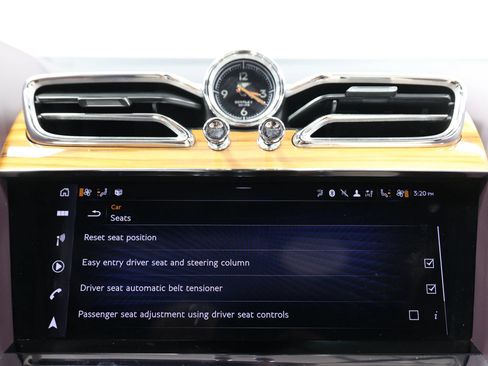 Used 2023 Bentley Bentayga Extended Wheelbase AWD/4WD image 46
