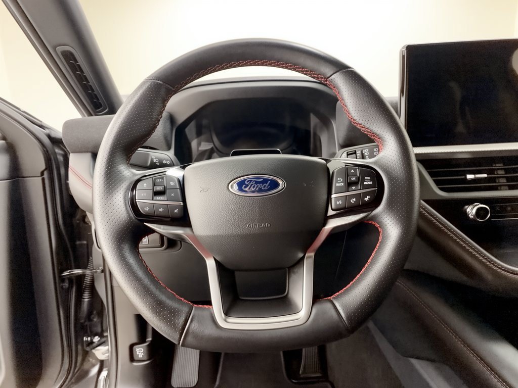 Used 2025 Ford Explorer ST-Line w/ ST-Line Street Pack AWD/4WD image 10