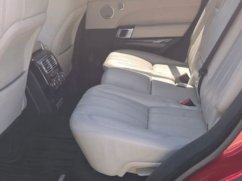Used 2016 Land Rover Range Rover HSE image 9