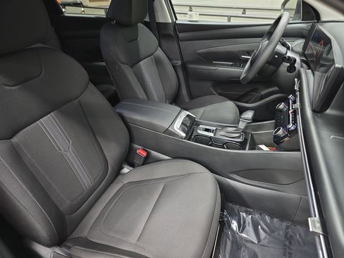 Certified 2025 Hyundai Tucson SEL AWD/4WD image 10