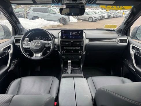 Used 2023 Lexus GX 460 Premium w/ Accessory Package image 52