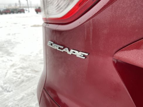 Used 2013 Ford Escape SE image 25