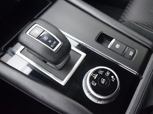 Used 2024 Mitsubishi Outlander ES FWD image 22