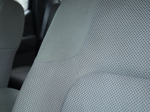 Used 2020 Nissan Frontier SV image 19