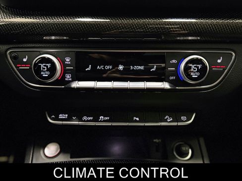 Used 2022 Audi SQ5 Premium w/ Convenience Package image 22