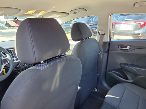 Used 2022 Hyundai Accent FWD image 11
