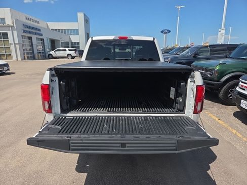 Used 2019 Ford F150 Platinum w/ Equipment Group 701A Luxury AWD/4WD image 5