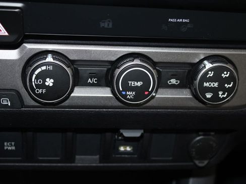 Used 2022 Toyota Tacoma SR image 42