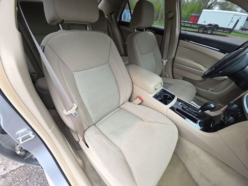Used 2012 Chrysler 300 RWD image 24