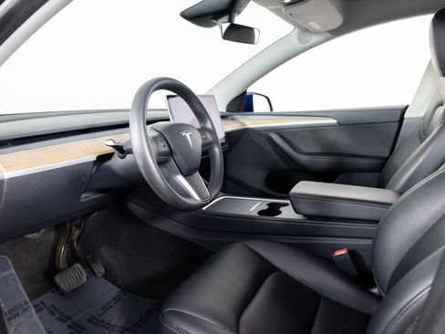 Used 2024 Tesla Model Y Long Range image 14