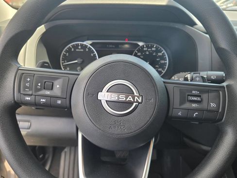 Used 2024 Nissan Pathfinder S FWD image 31