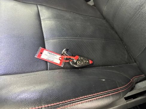 Used 2017 Dodge Grand Caravan GT FWD image 32