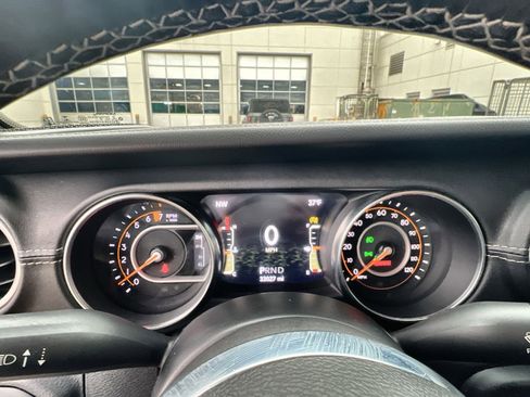 Used 2020 Jeep Gladiator Overland w/ Popular Equipment Package image 17