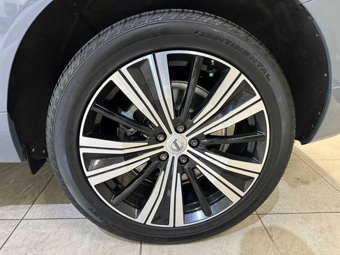 Used 2022 Volvo XC60 B6 Inscription w/ Climate Package image 8