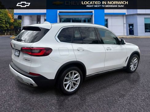 Used 2022 BMW X5 xDrive40i w/ Parking Assistance Package AWD/4WD image 5