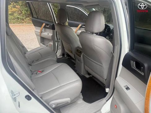 Used 2010 Toyota Highlander Limited w/ Extra Value Pkg 3 image 17