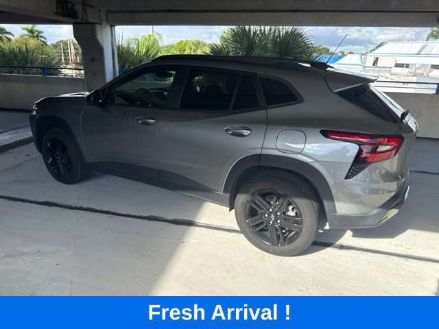 Used 2024 Chevrolet Trax ACTIV w/ Sunroof Package FWD image 18