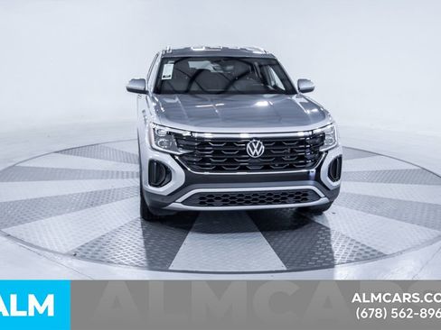 Used 2024 Volkswagen Atlas Cross Sport SE image 15