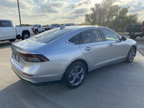 Used 2024 Honda Accord EX image 5