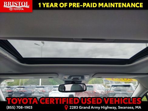 Used 2024 Toyota Sienna XLE FWD image 19