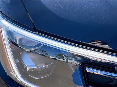 Used 2025 Volkswagen Atlas SE image 27