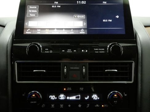 Used 2024 Nissan Armada SL w/ Captain's Chairs Package image 22