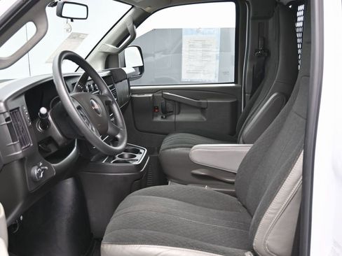 Used 2024 GMC Savana 2500 w/ Driver Convenience Package image 18