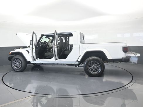 Used 2025 Jeep Gladiator Sport image 67