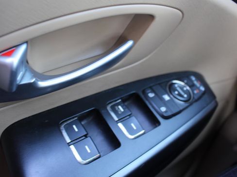 Used 2016 Kia Sedona LX w/ Option Group 020 image 27