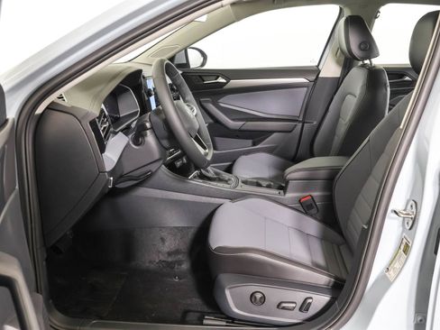 New 2026 Volkswagen Jetta SE FWD image 5