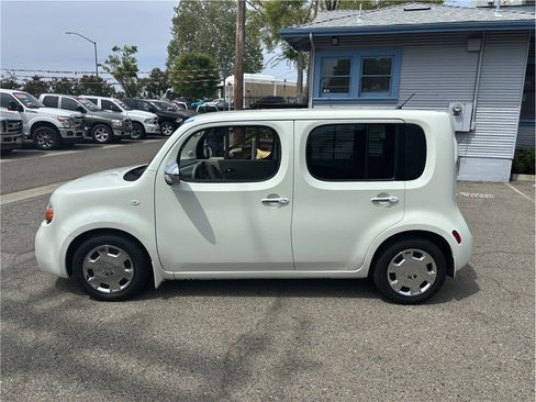 Used 2011 Nissan Cube 1.8 S w/ Exterior Accent Pkg image 4